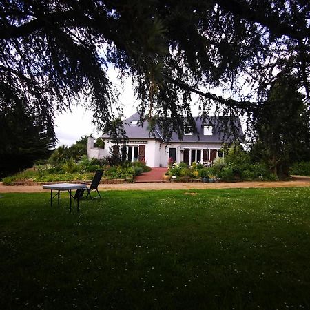 Le Logis De Catherine Et Serge Genêts Exteriér fotografie
